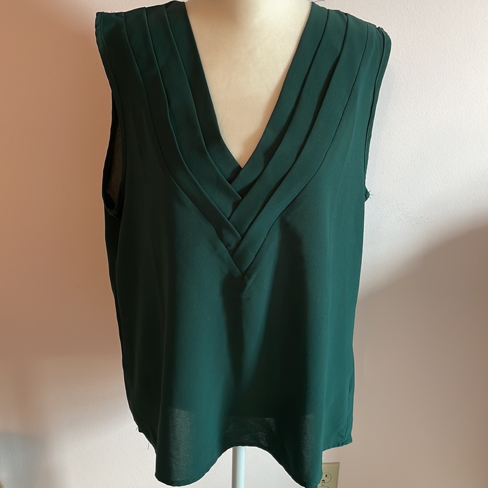 Beautiful jade green vneck top.